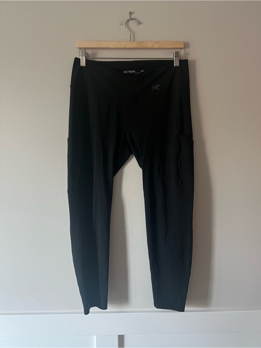 Arc’teryx Women’s Black High Rise Pocket Leggings Size Large L Hiking Running